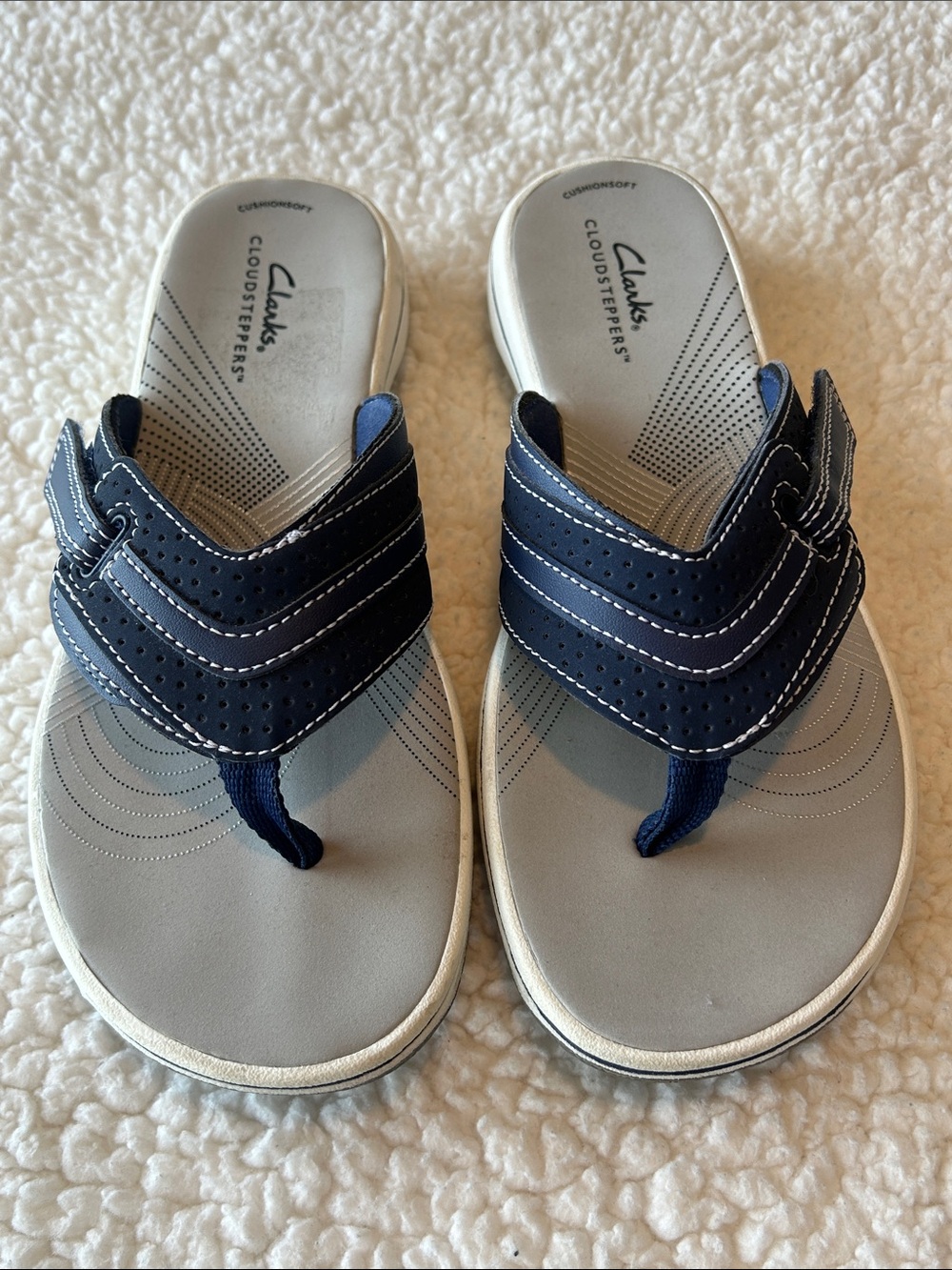 Clarks Women’s Navy Blue Cloudsteppers Thong Flip Sandals